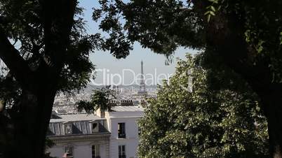 Blick auf Stadt und Eiffelturm in Paris
