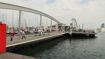 Holzbrücke am Hafen von Barcelona