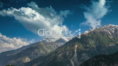 Timelapse. India.Mountains and clouds.
