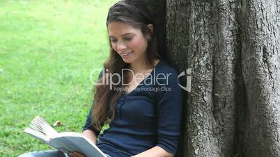 Lesen im Park
