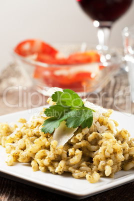 Pasta mit Pesto-sauce