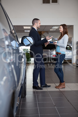 Client speaking with a salesman