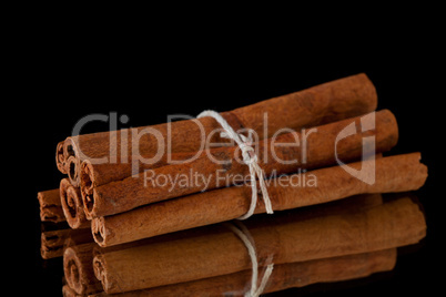 Cinnamon sticks packed together