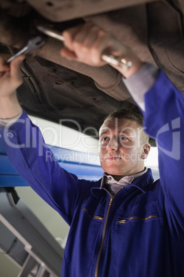 Concentrated mechanic repairing with tools