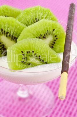 kiwifruit and mikado