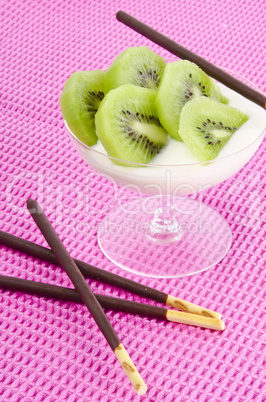 kiwifruit and mikado