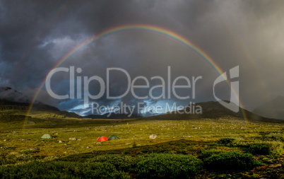 Voller Regenbogen in Nordschweden