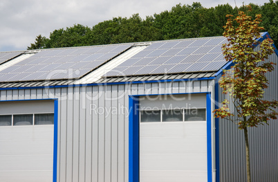 Lagerhalle mit Solar auf dem Dach