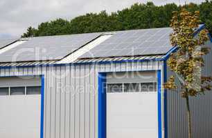 Lagerhalle mit Solar auf dem Dach