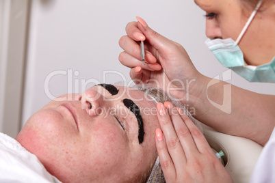 Kosmetikbehandlung Hautunreinheiten beseitigen - Cosmetic treatment to eliminate skin blemishes