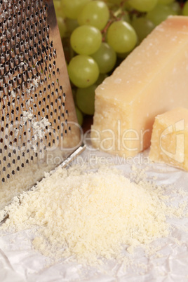 Geriebener Parmesan Käse