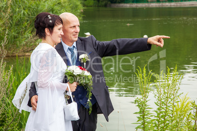 Groom shows with finger