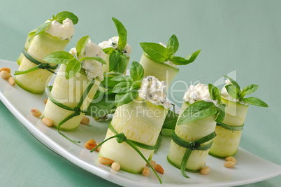 Rolls zucchini