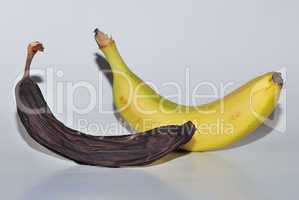 vertrocknete und frische banane