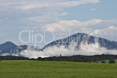 Wolken ums Estergebirge nach Gewitter