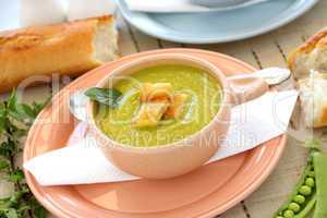 Pea Soup With Croutons