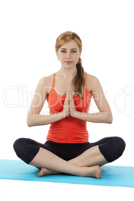 junge frau beim yoga