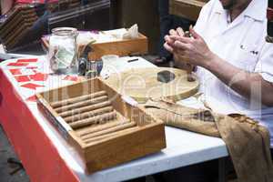 Rolling cigars