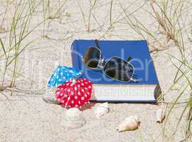 Buch am Strand - Book and the Beach