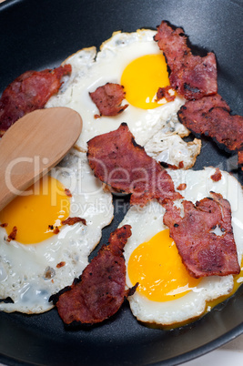 eggs bacon and toast bread