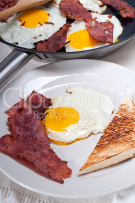 eggs bacon and toast bread