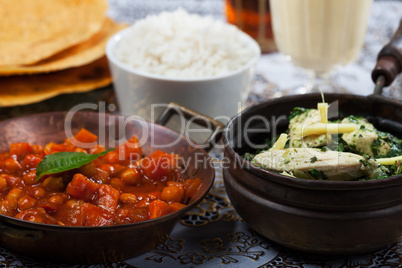 indische Gerichte mit Reis