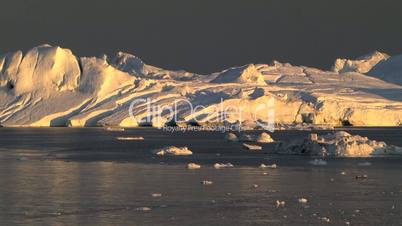 Eisfeld in der Abendstimmung