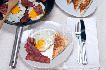 eggs bacon and toast bread