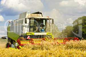 Combine harvester