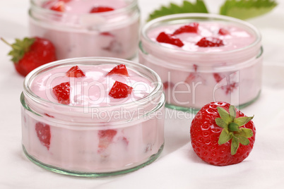 Joghurt mit Erdbeeren