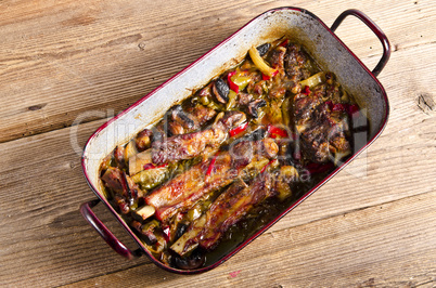 roasted ribs in old frying pan