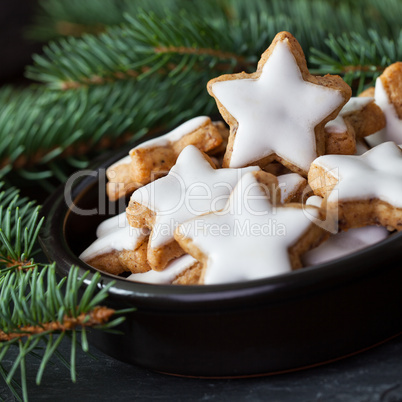 gebackene Zimtsterne / baked cinnamon cookies