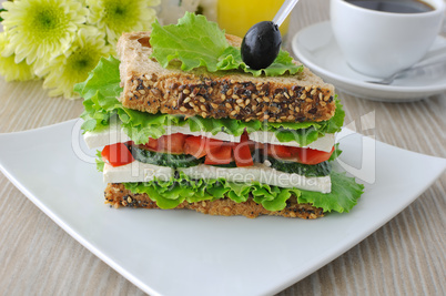 Sandwich with cheese and vegetables