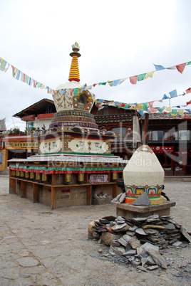 Tebetian stupas