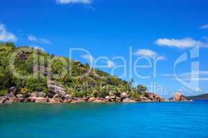 granite rocks of praslin