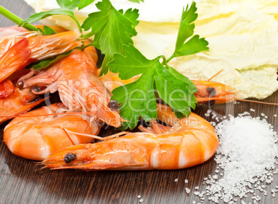 Prawns with a sprig of parsley and salad