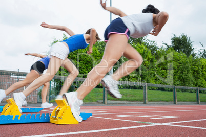 Women starting the race