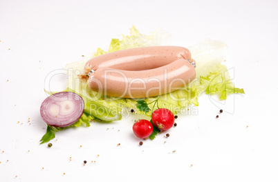 Sausages with fresh vegetables