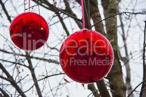 red christmas balls