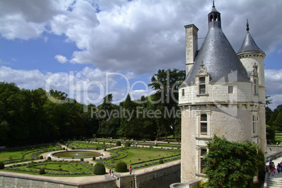 tower and garden of the chateau of Chenonceau