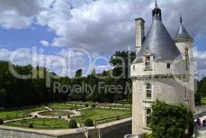 tower and garden of the chateau of Chenonceau