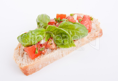 frische Bruschetta mit Tomaten und Knoblauch auf einem Teller