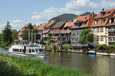 Schiff auf der Regnitz in Bamberg