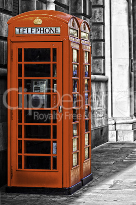 Red British telephone booth