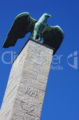 Adler Skulptur auf einer Säule in Berlin