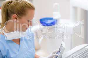 Dental assistant use orthodontic technology