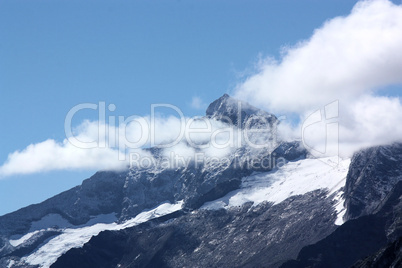 Alpengipfel mit Wolken