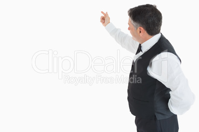 Waiter pointing something