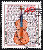 Postage stamp Germany 1973 Violin, 18th Century