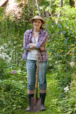 Junge Frau im Garten, Young woman in a garden
